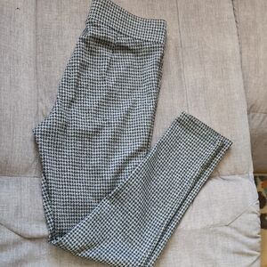LOFT Black and White Houndstooth Pants